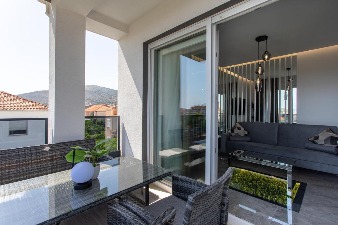 Apartments Taratta 1 Трогир Екстериор снимка