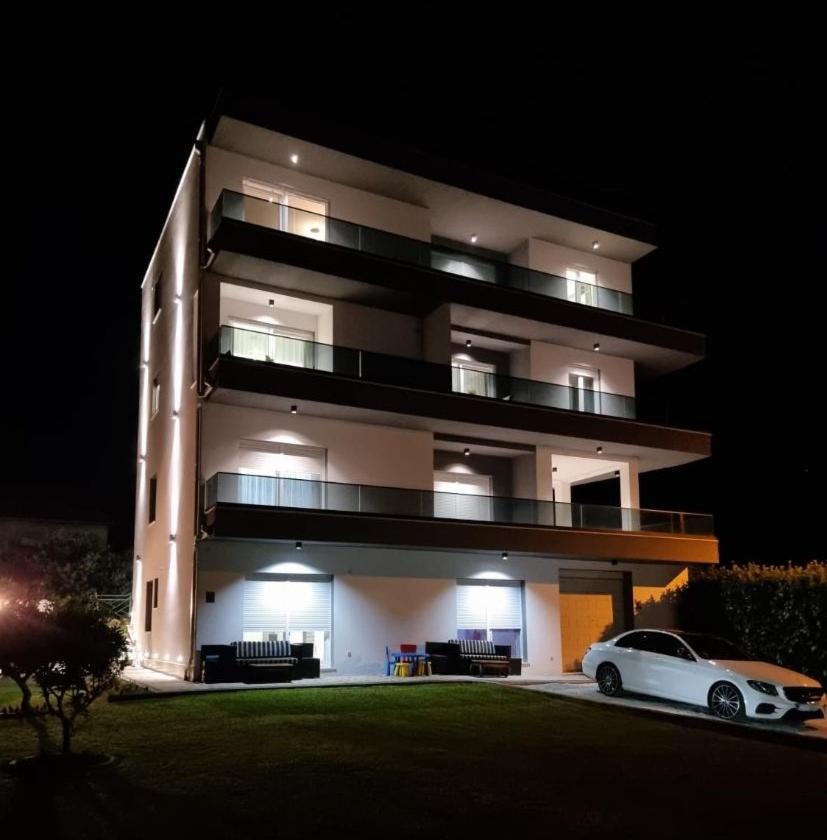 Apartments Taratta 1 Трогир Екстериор снимка