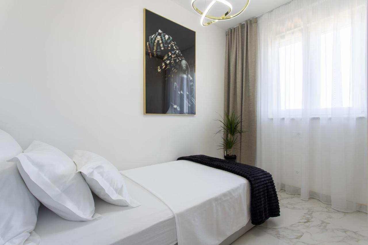 Apartments Taratta 1 Трогир Екстериор снимка