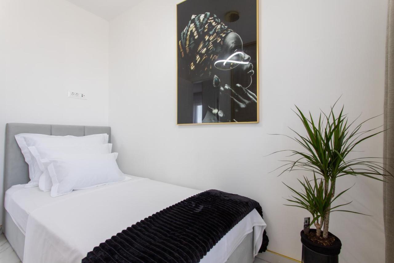 Apartments Taratta 1 Трогир Екстериор снимка