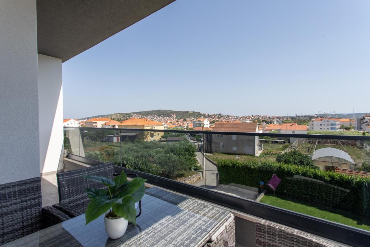 Apartments Taratta 1 Трогир Екстериор снимка