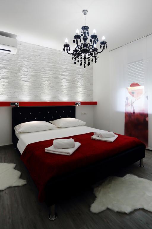 Apartments Taratta 1 Трогир Стая снимка