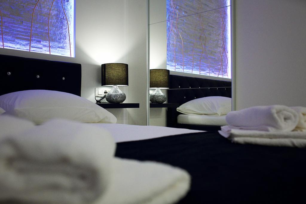 Apartments Taratta 1 Трогир Екстериор снимка