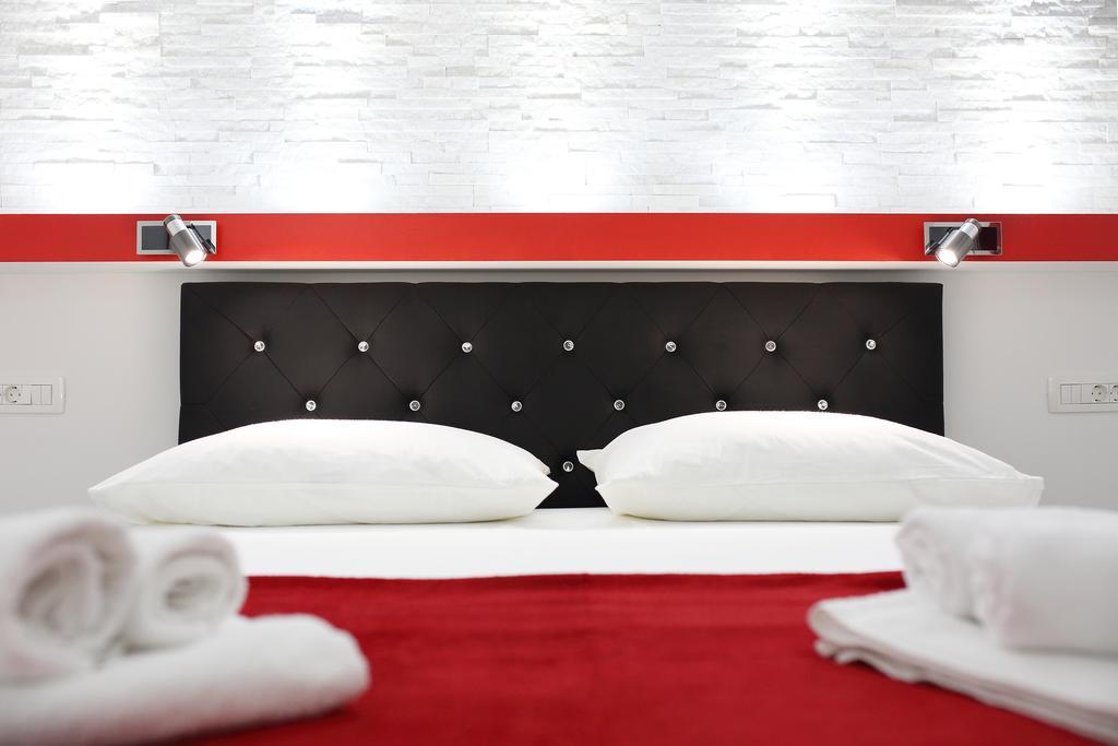 Apartments Taratta 1 Трогир Екстериор снимка