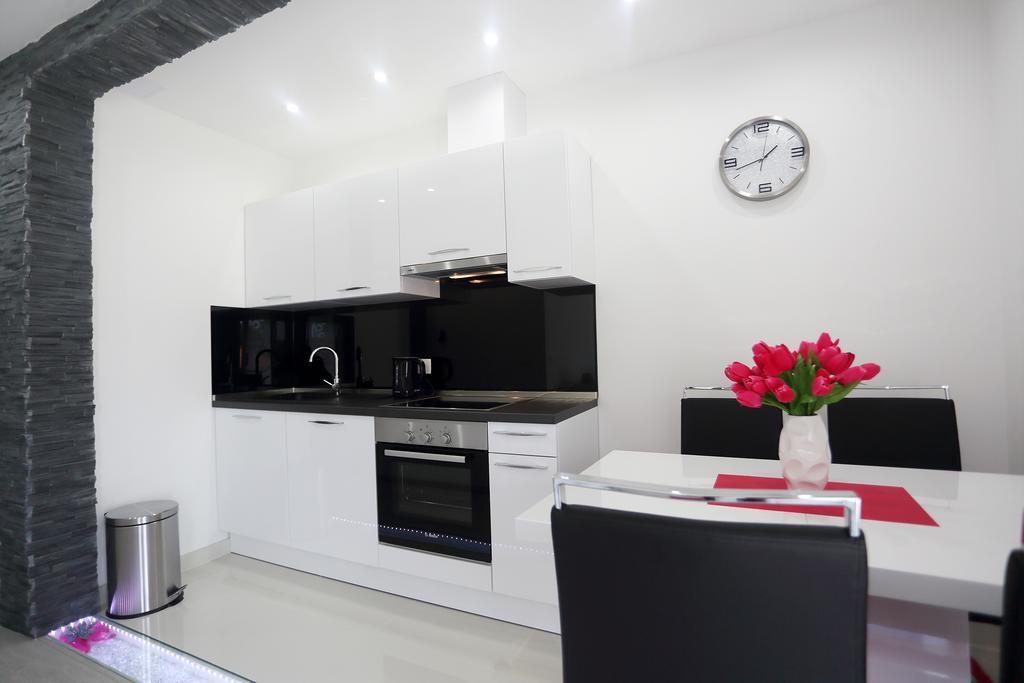 Apartments Taratta 1 Трогир Екстериор снимка