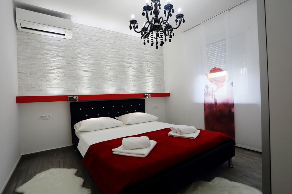 Apartments Taratta 1 Трогир Екстериор снимка