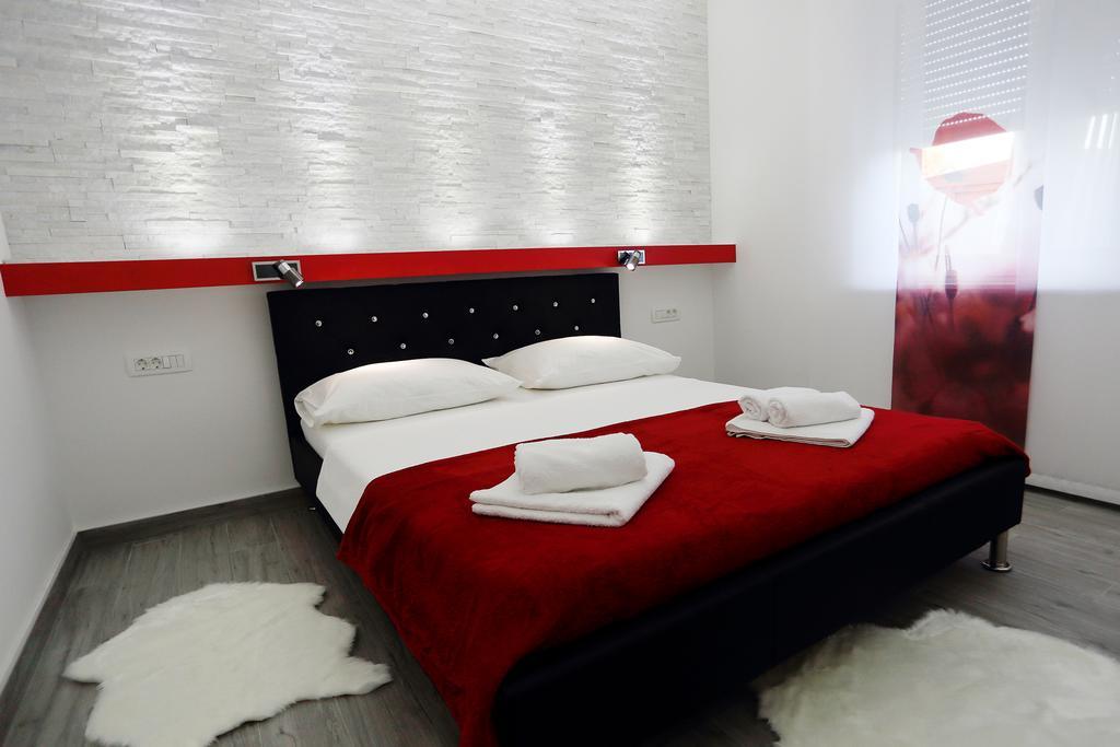 Apartments Taratta 1 Трогир Екстериор снимка