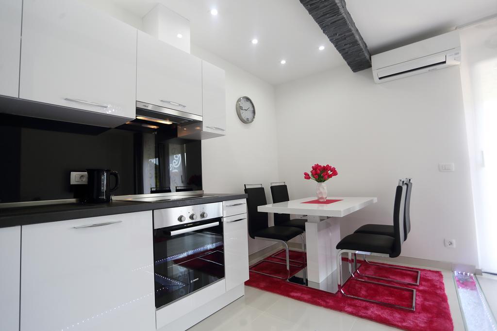 Apartments Taratta 1 Трогир Екстериор снимка