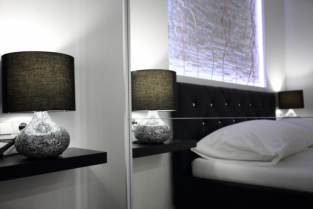Apartments Taratta 1 Трогир Екстериор снимка